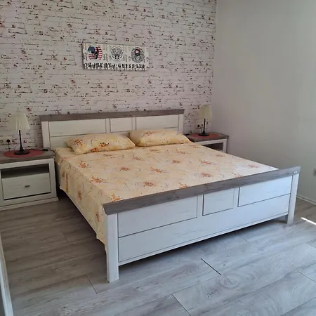 Apartment 3 Palme *